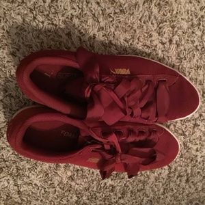 Maroon Pumas